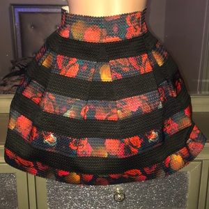 GUESS SKIRT